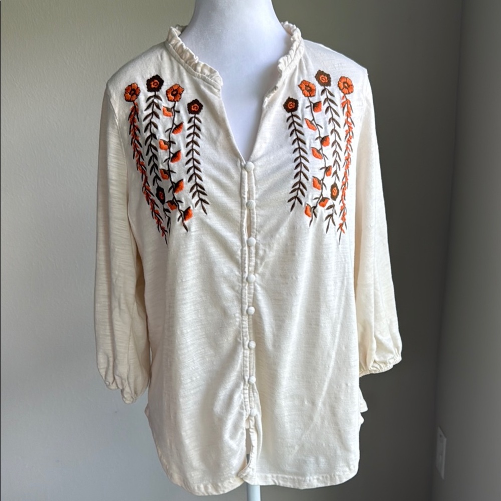 Bunulu women’s longsleeve cream colored knit blouse